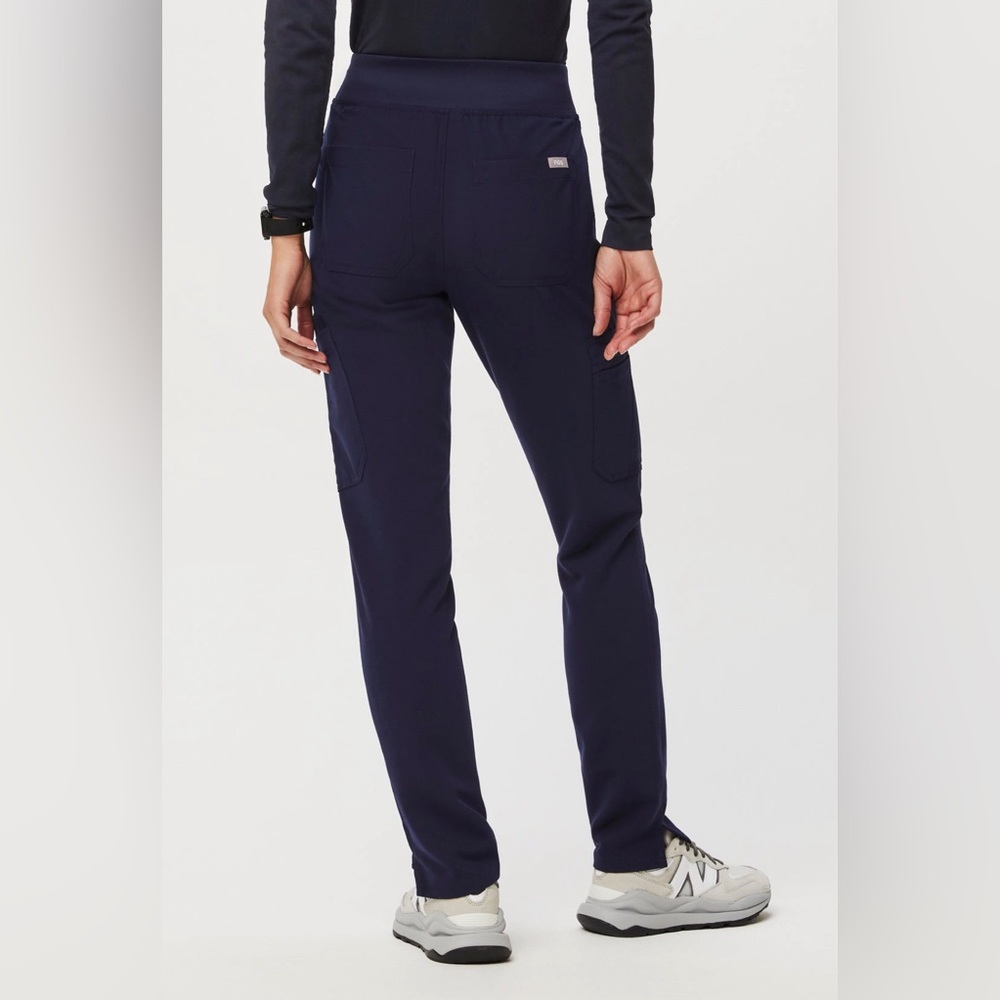 Women's High Waisted Skinny Scrub Pants (L) Casma Three-Pocket Scrub Top (M) - Picture 8 of 9